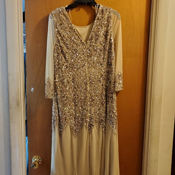 JS Collection Sequined Gown - Picture 3 of 4